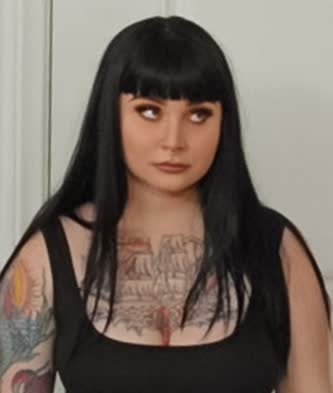 Olivia Vee